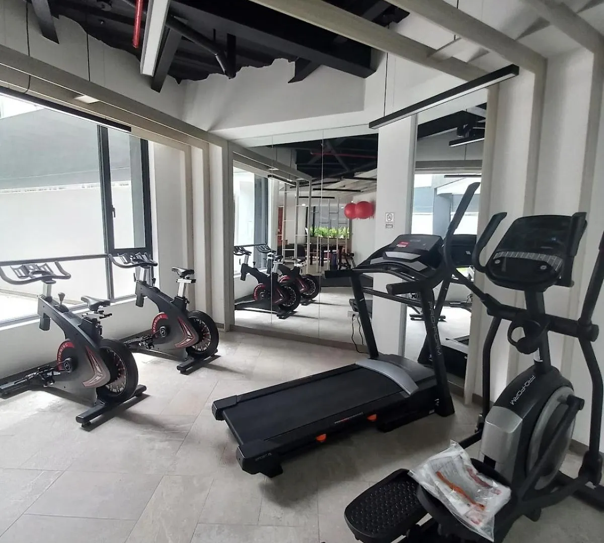Estudio 407 Torre Pontina Quito