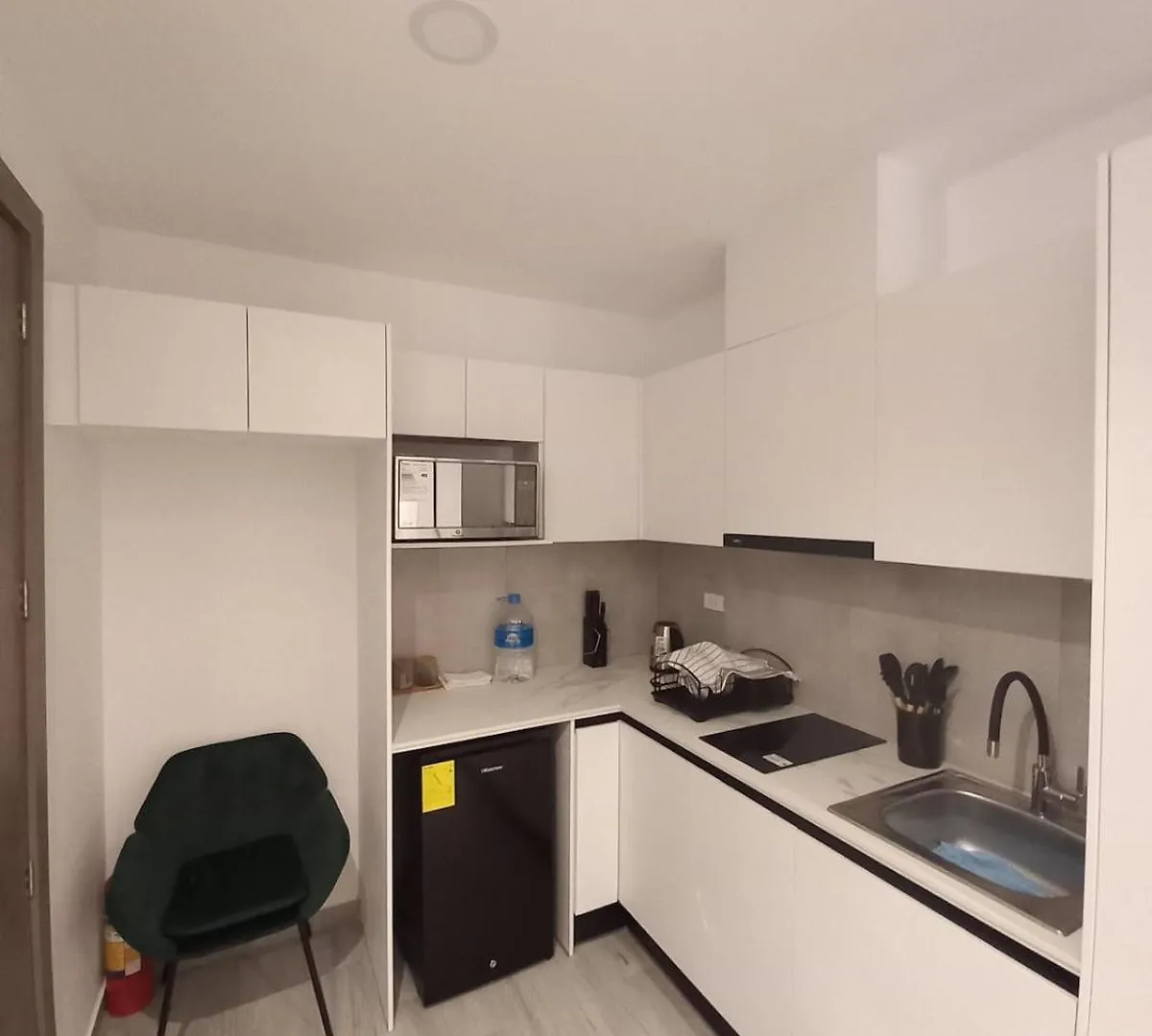 Estudio 407 Torre Pontina Quito 0*,  Ecuador